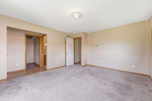 132 Gates Avenue, Kenyon, MN 55946