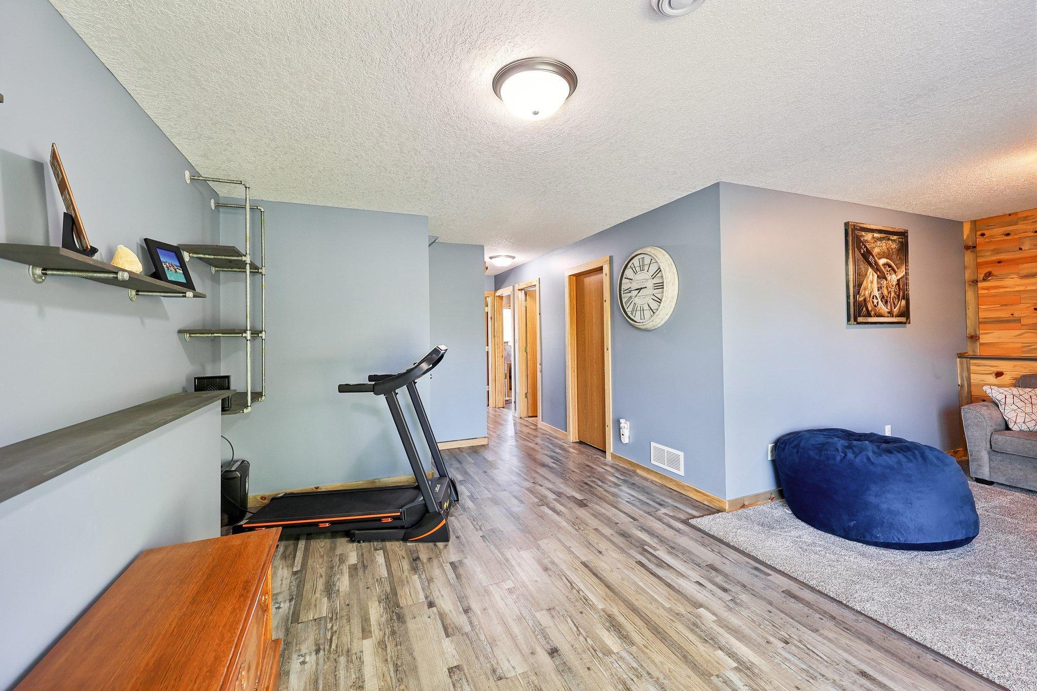 32-web-or-mls-Horseshoe Ln-S1405-032.jpg