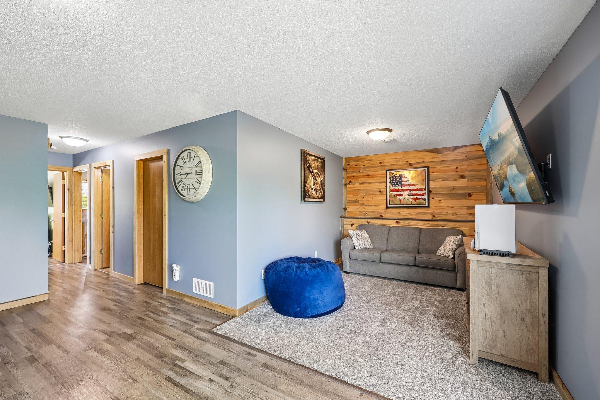 33-web-or-mls-Horseshoe Ln-S1405-033.jpg