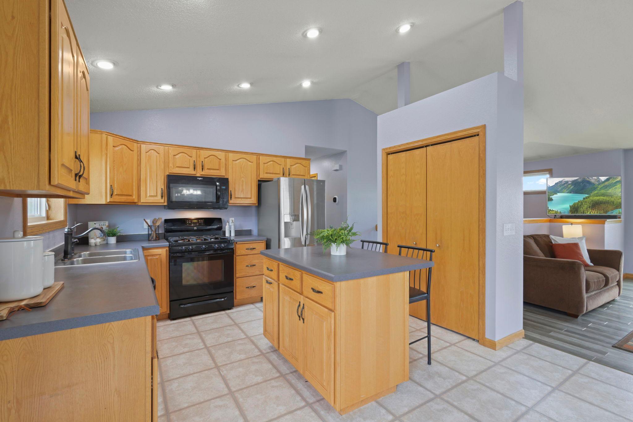 Large Center Island with Storage