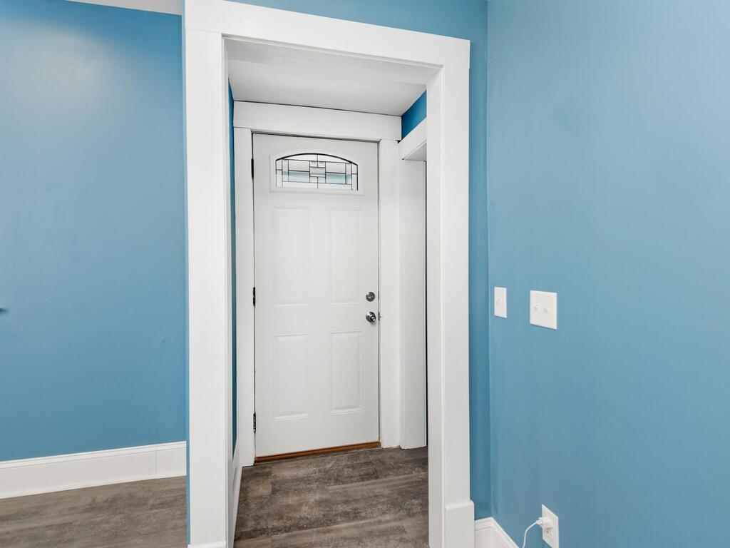 2517 Sheridan ave N minneapolis MN 55411 USA-019-013-Sheridan Ave NMinneapolis16-MLS_Size.jpg