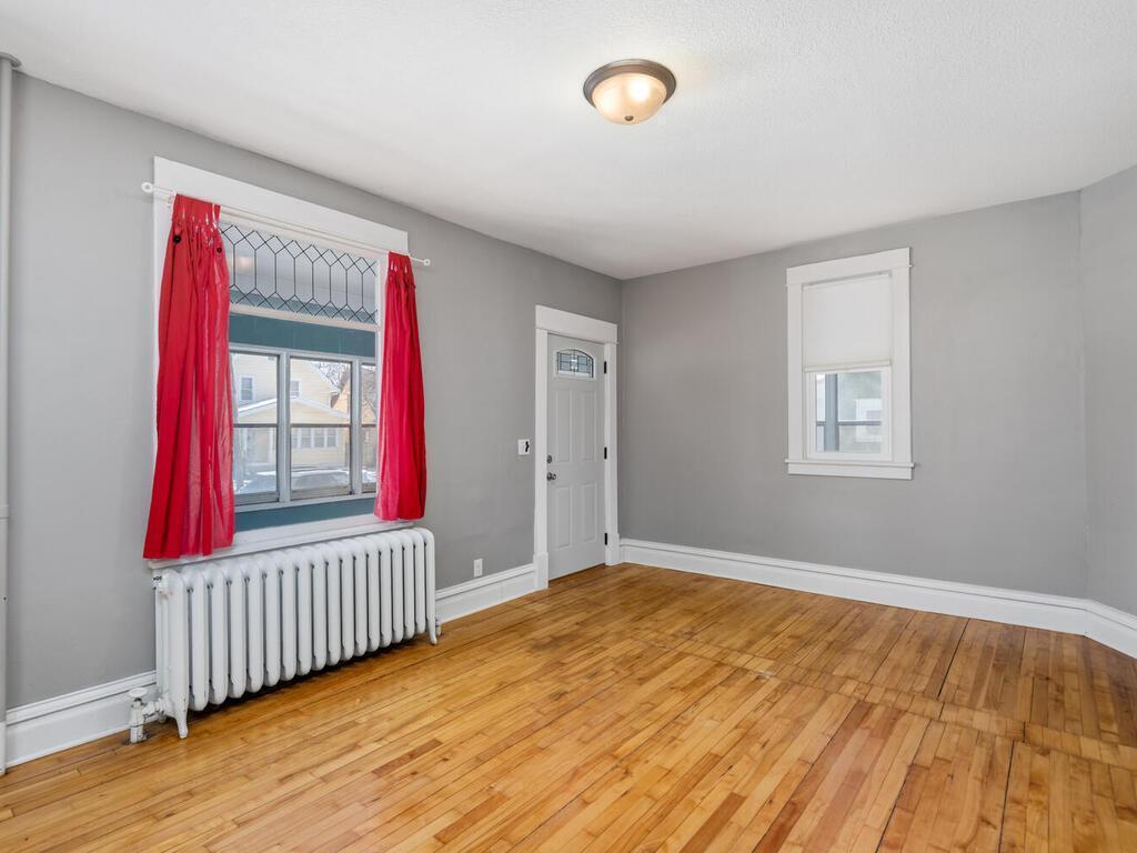 2517 Sheridan ave N minneapolis MN 55411 USA-008-011-Sheridan Ave NMinneapolis5-MLS_Size.jpg