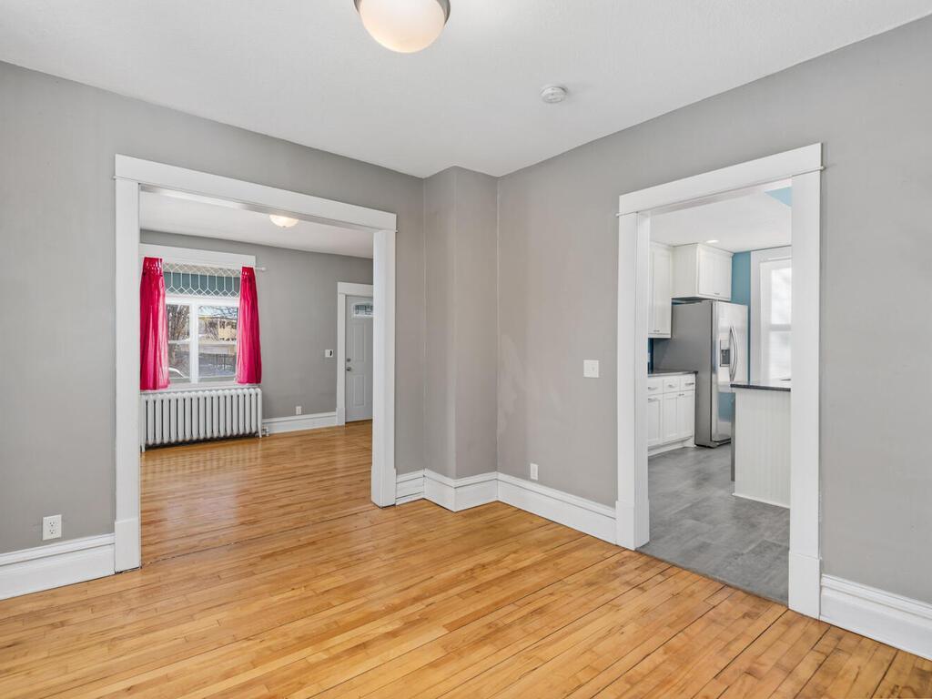 2517 Sheridan ave N minneapolis MN 55411 USA-012-002-Sheridan Ave NMinneapolis9-MLS_Size.jpg