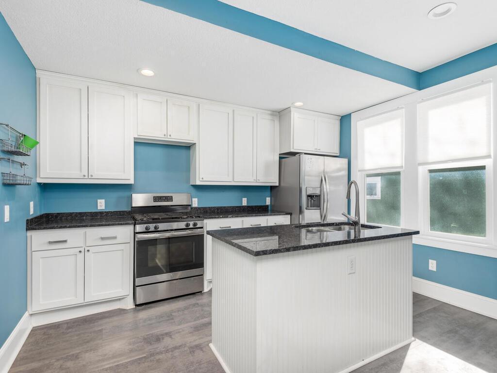 2517 Sheridan ave N minneapolis MN 55411 USA-015-017-Sheridan Ave NMinneapolis12-MLS_Size.jpg