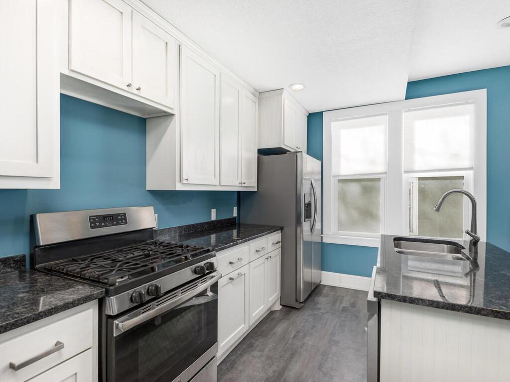 2517 Sheridan ave N minneapolis MN 55411 USA-016-004-Sheridan Ave NMinneapolis13-MLS_Size.jpg