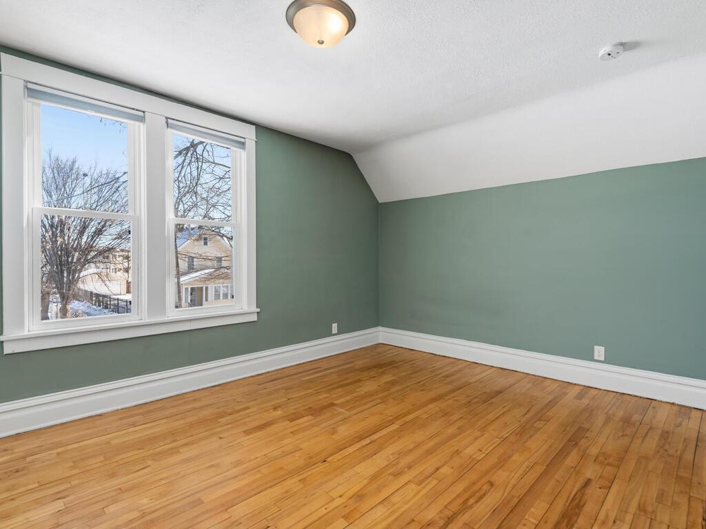 2517 Sheridan ave N minneapolis MN 55411 USA-023-023-Sheridan Ave NMinneapolis20-MLS_Size.jpg