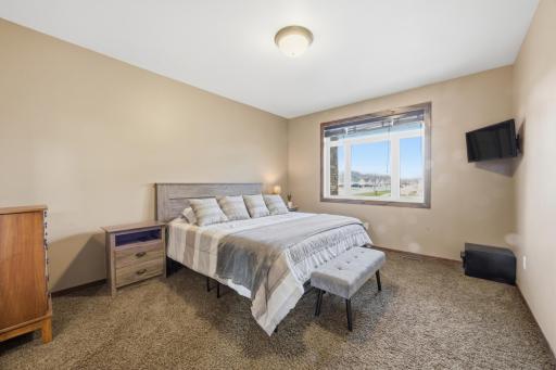 825 18th Avenue W, West Fargo, ND 58078