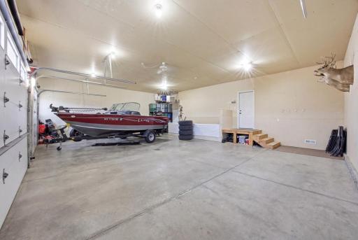 825 18th Avenue W, West Fargo, ND 58078