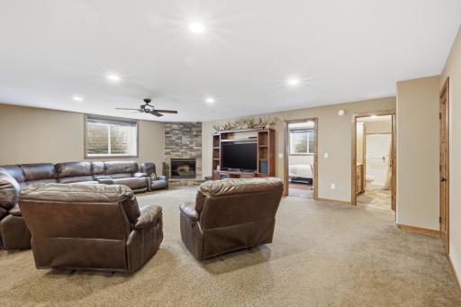 825 18th Avenue W, West Fargo, ND 58078
