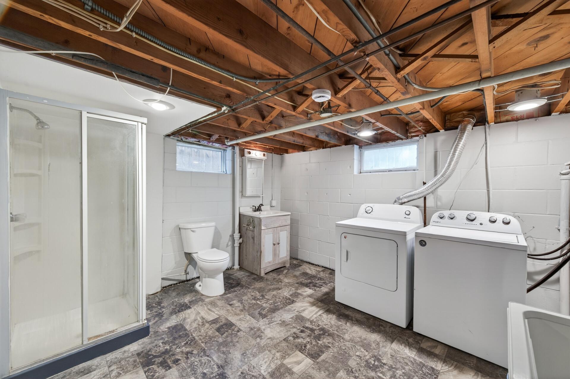 3/4 Bath 2/ Laundry