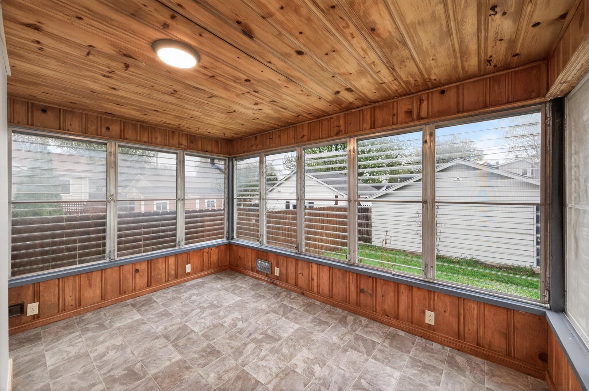 4-Season Rear Porch