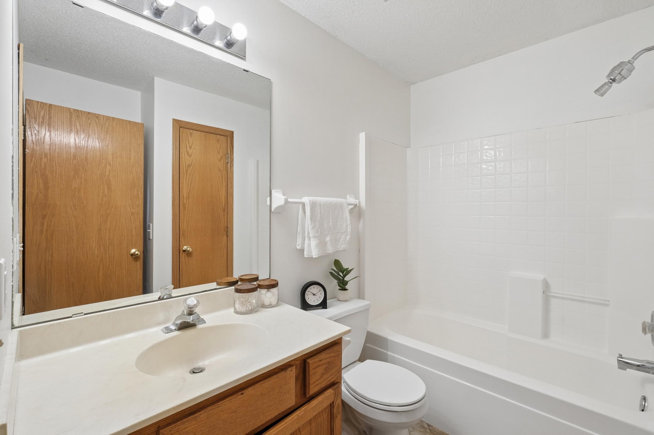 Upper level bathroom