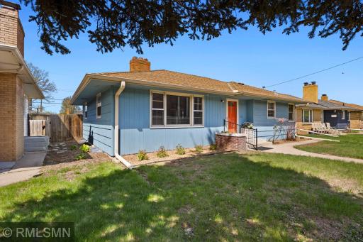 8-web-or-mls-920 W 62nd St-206.jpg