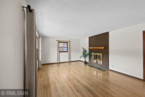 10-web-or-mls-920 W 62nd St-26.jpg