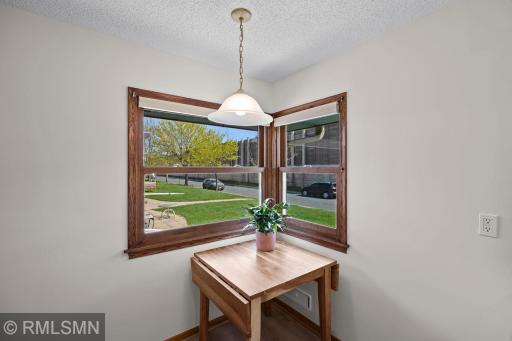 18-web-or-mls-920 W 62nd St-66.jpg