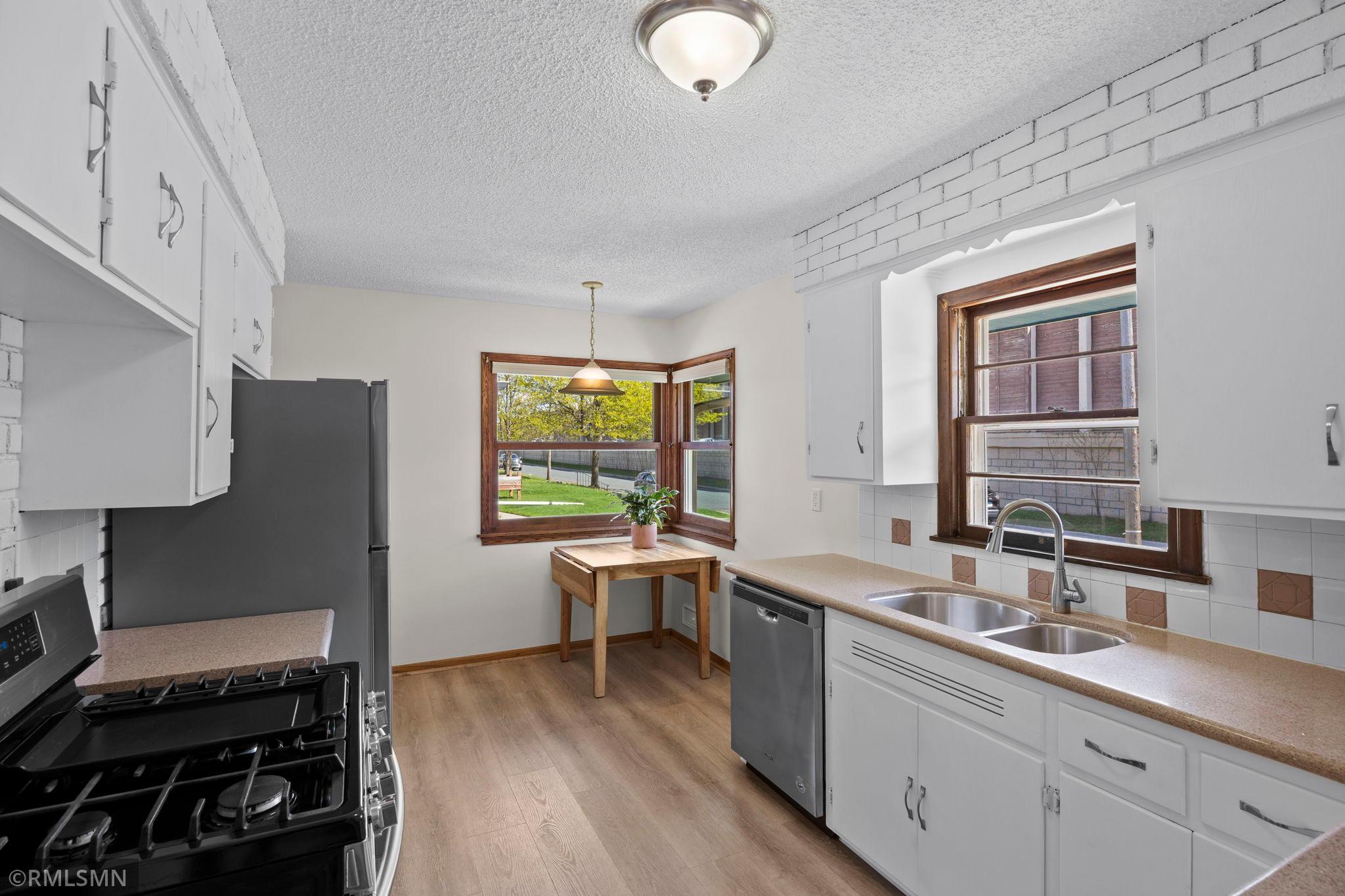 16-web-or-mls-920 W 62nd St-56.jpg