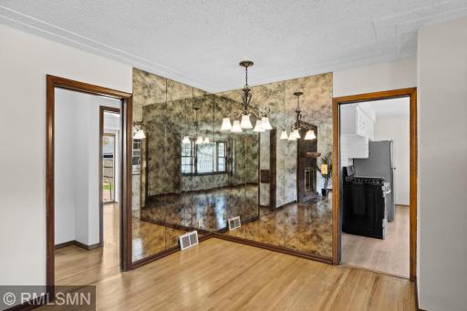 13-web-or-mls-920 W 62nd St-42.jpg