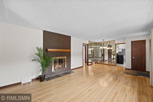 11-web-or-mls-920 W 62nd St-31.jpg