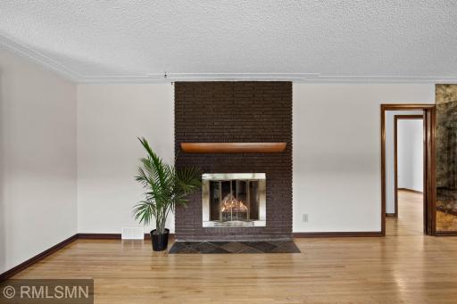 15-web-or-mls-920 W 62nd St-52.jpg