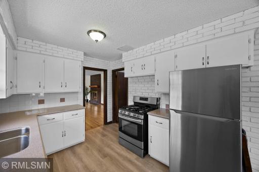 19-web-or-mls-920 W 62nd St-72.jpg