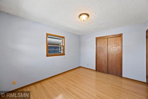 28-web-or-mls-920 W 62nd St-91.jpg