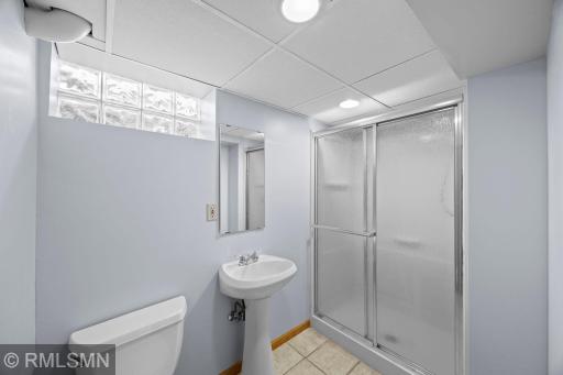 36-web-or-mls-920 W 62nd St-131.jpg