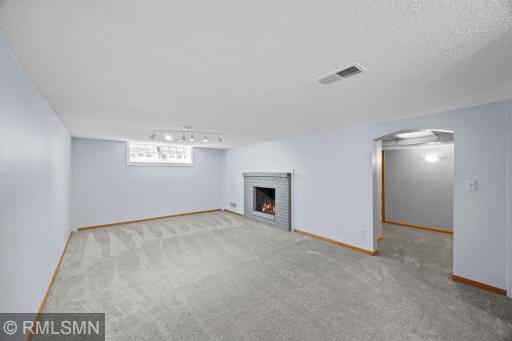 32-web-or-mls-920 W 62nd St-111.jpg