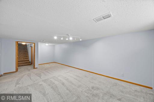 34-web-or-mls-920 W 62nd St-121.jpg