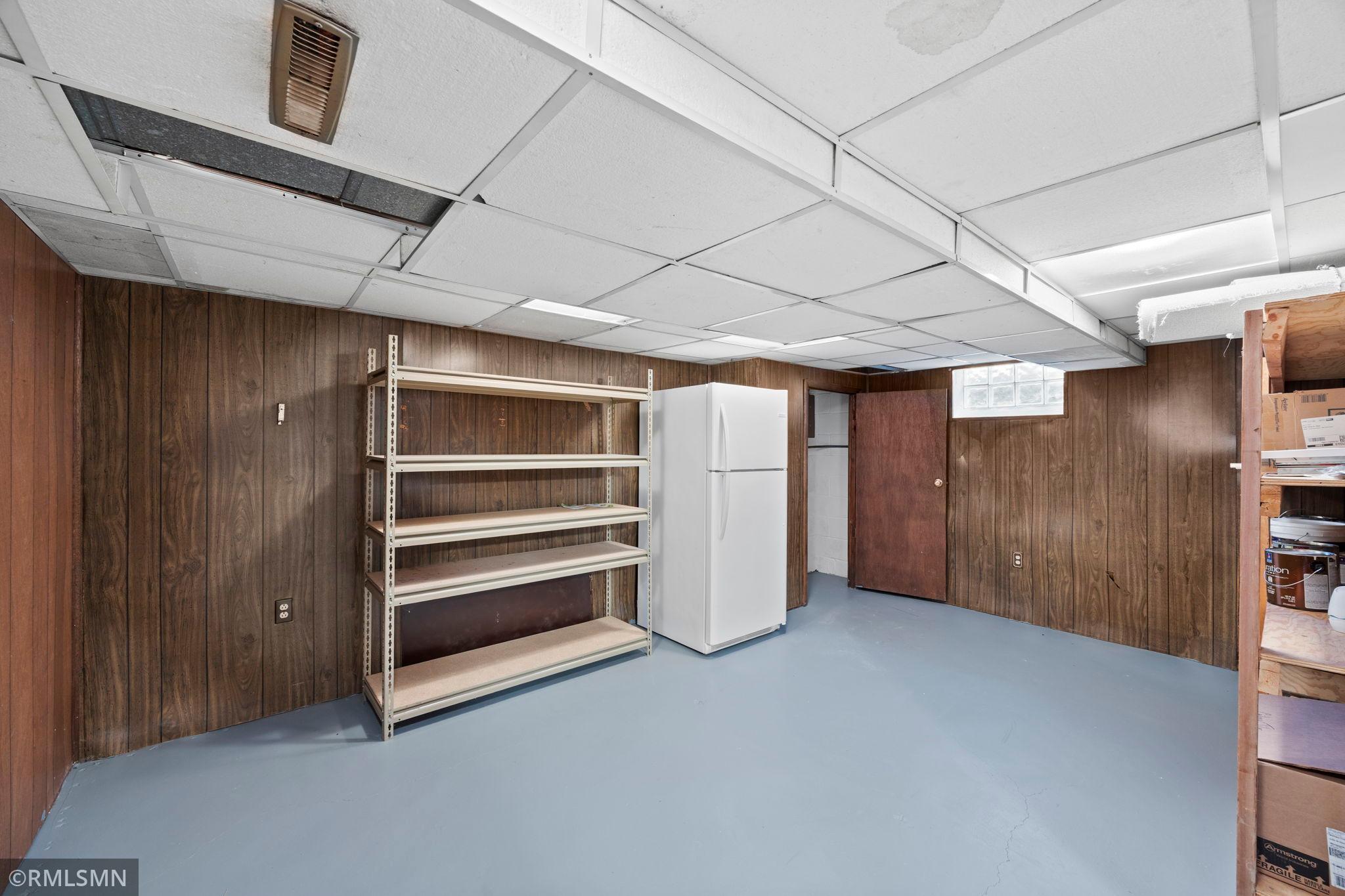 38-web-or-mls-920 W 62nd St-141.jpg