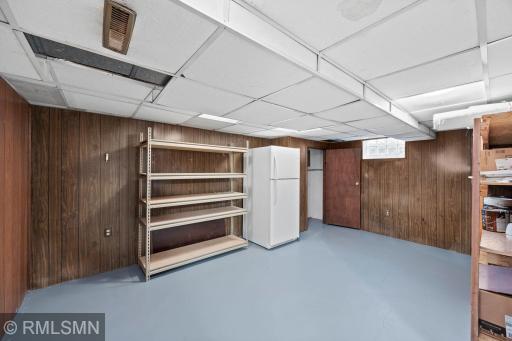 38-web-or-mls-920 W 62nd St-141.jpg
