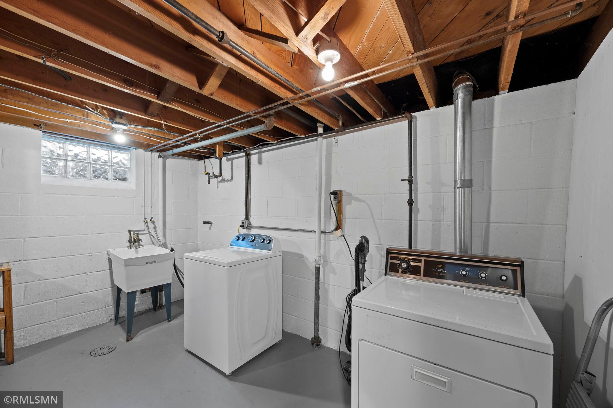 40-web-or-mls-920 W 62nd St-151.jpg