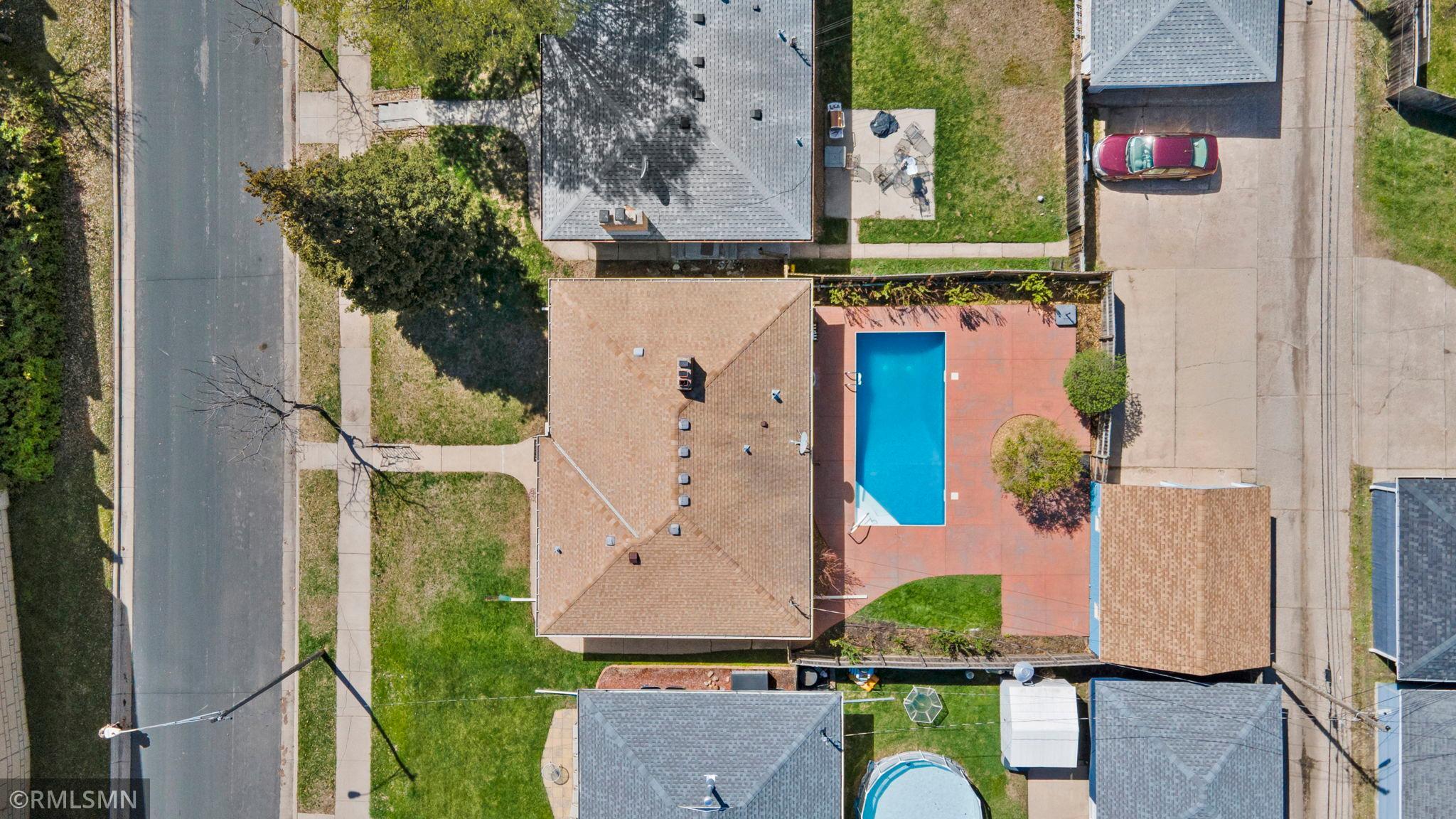 51-web-or-mls-920 W 62nd St-227.jpg