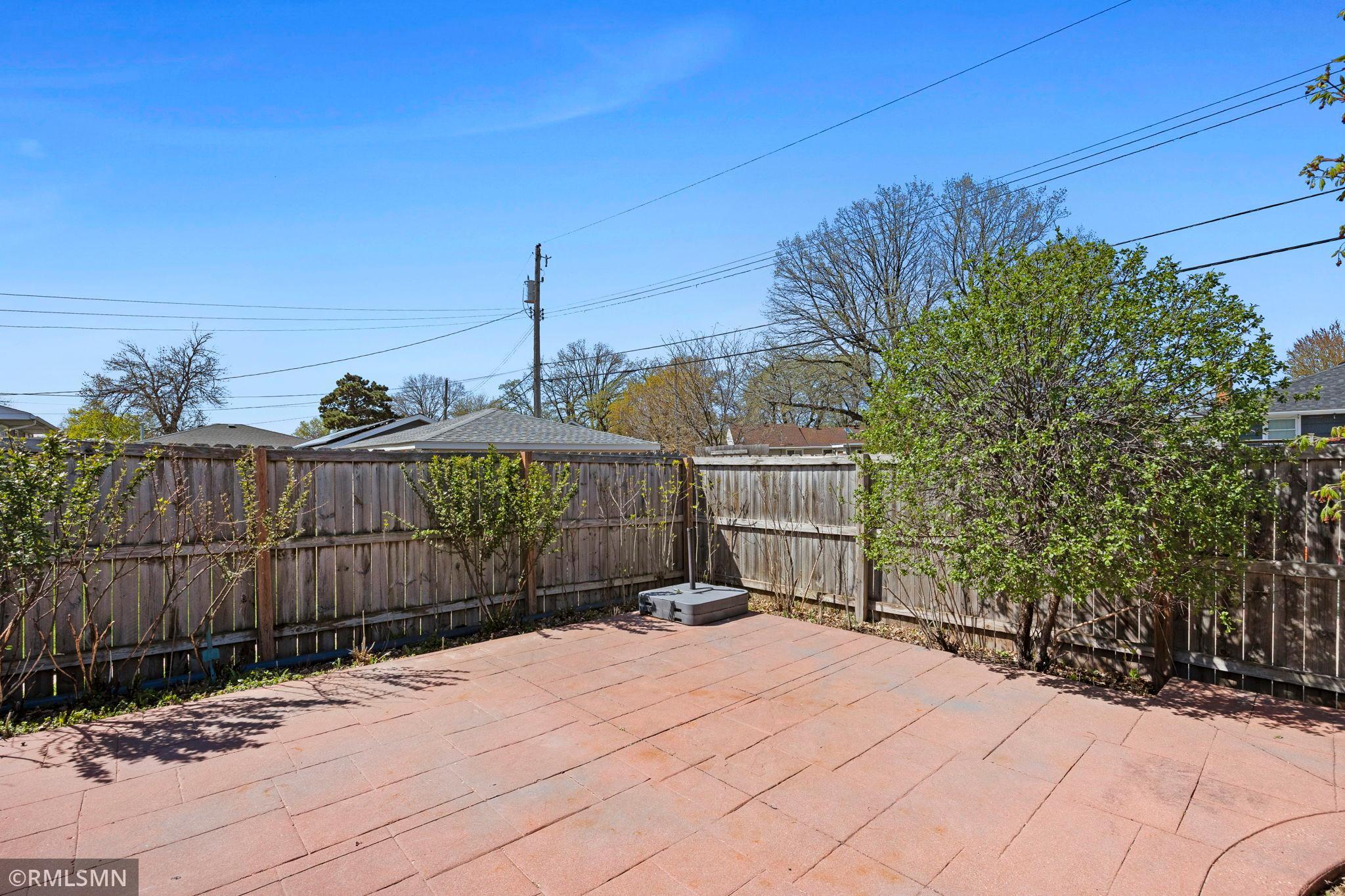 43-web-or-mls-920 W 62nd St-167.jpg