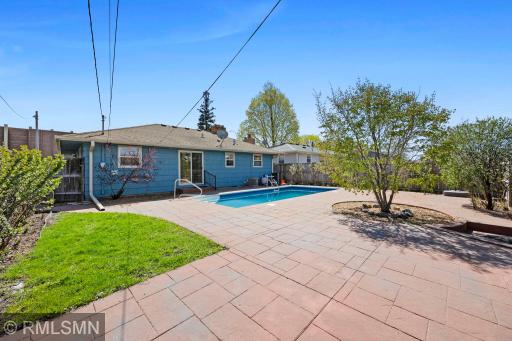 44-web-or-mls-920 W 62nd St-172.jpg