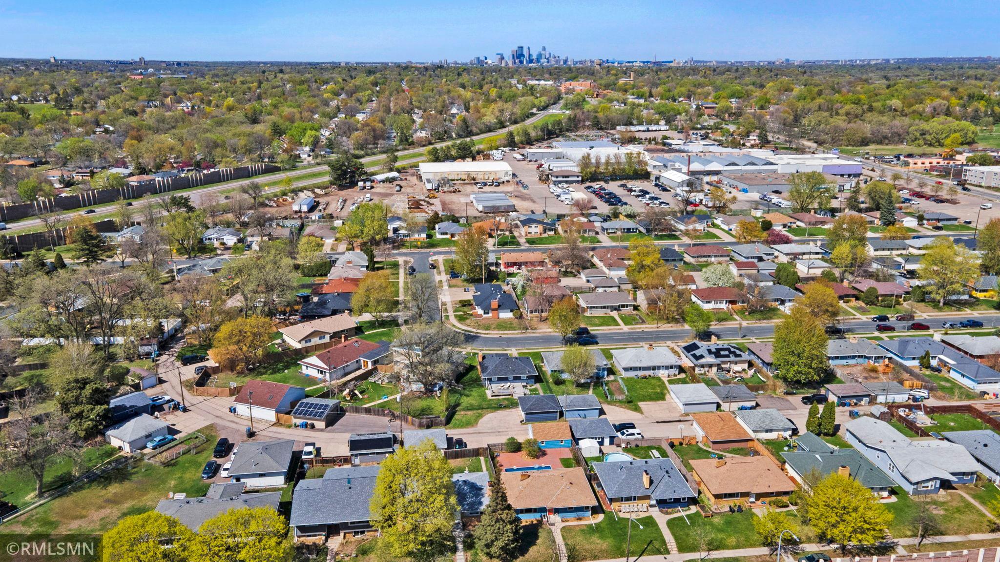 49-web-or-mls-920 W 62nd St-222.jpg