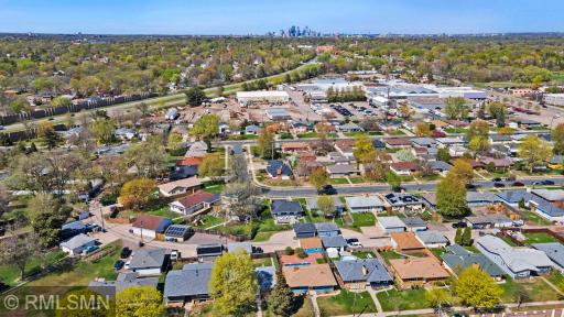 49-web-or-mls-920 W 62nd St-222.jpg