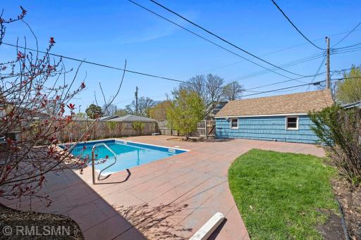 46-web-or-mls-920 W 62nd St-182.jpg