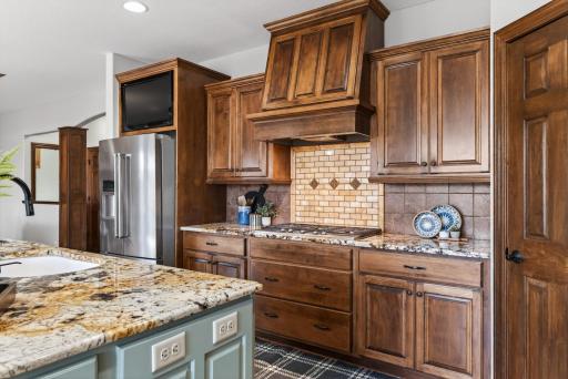 7472 Olive Lane N, Maple Grove, MN 55311