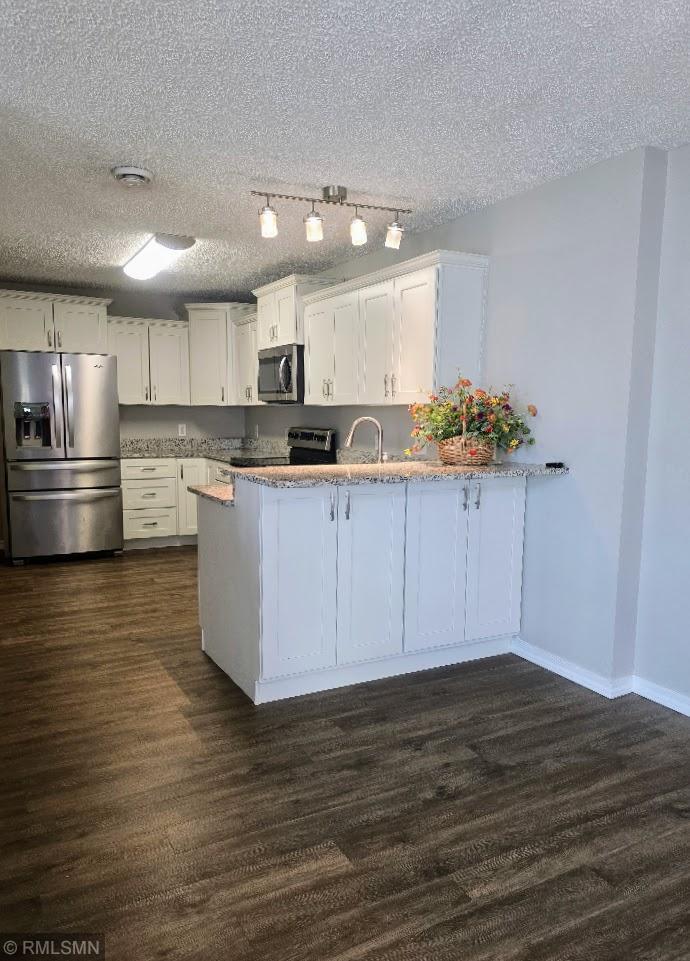 Kitchen13.jpg