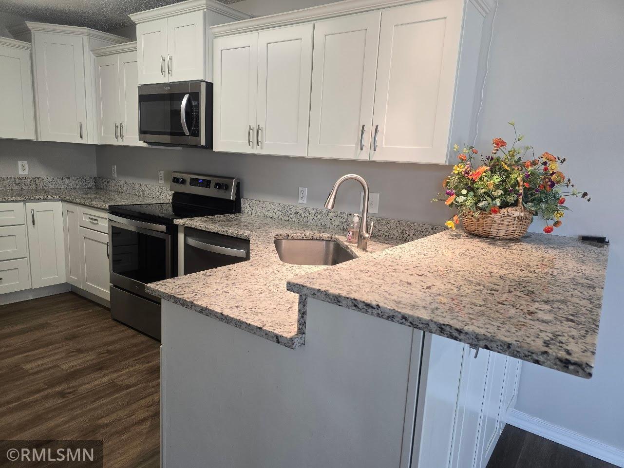Kitchen16.jpg