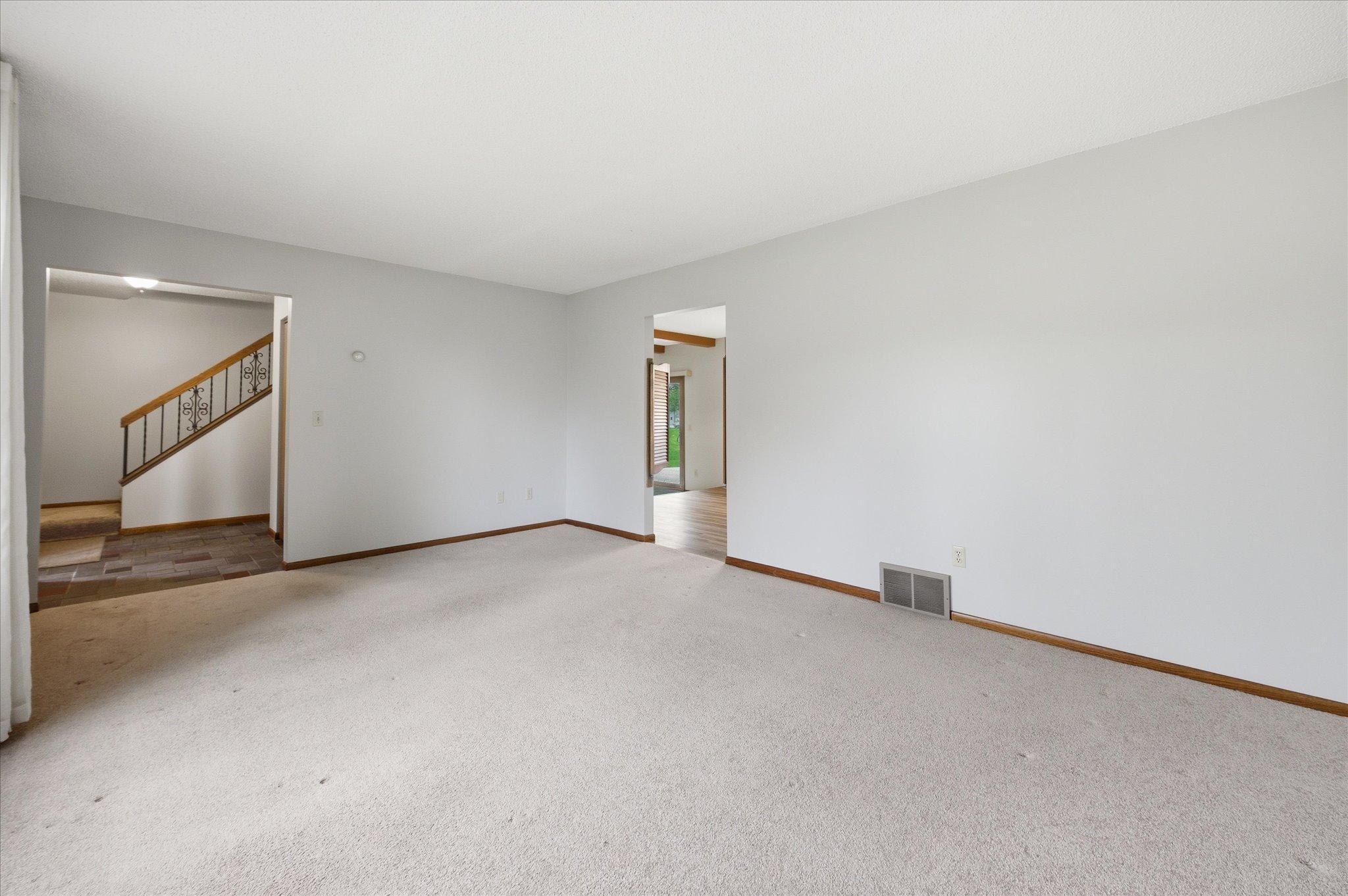 It’s the kind of comfortable space where morning coffee or quiet evenings naturally feel more relaxing.