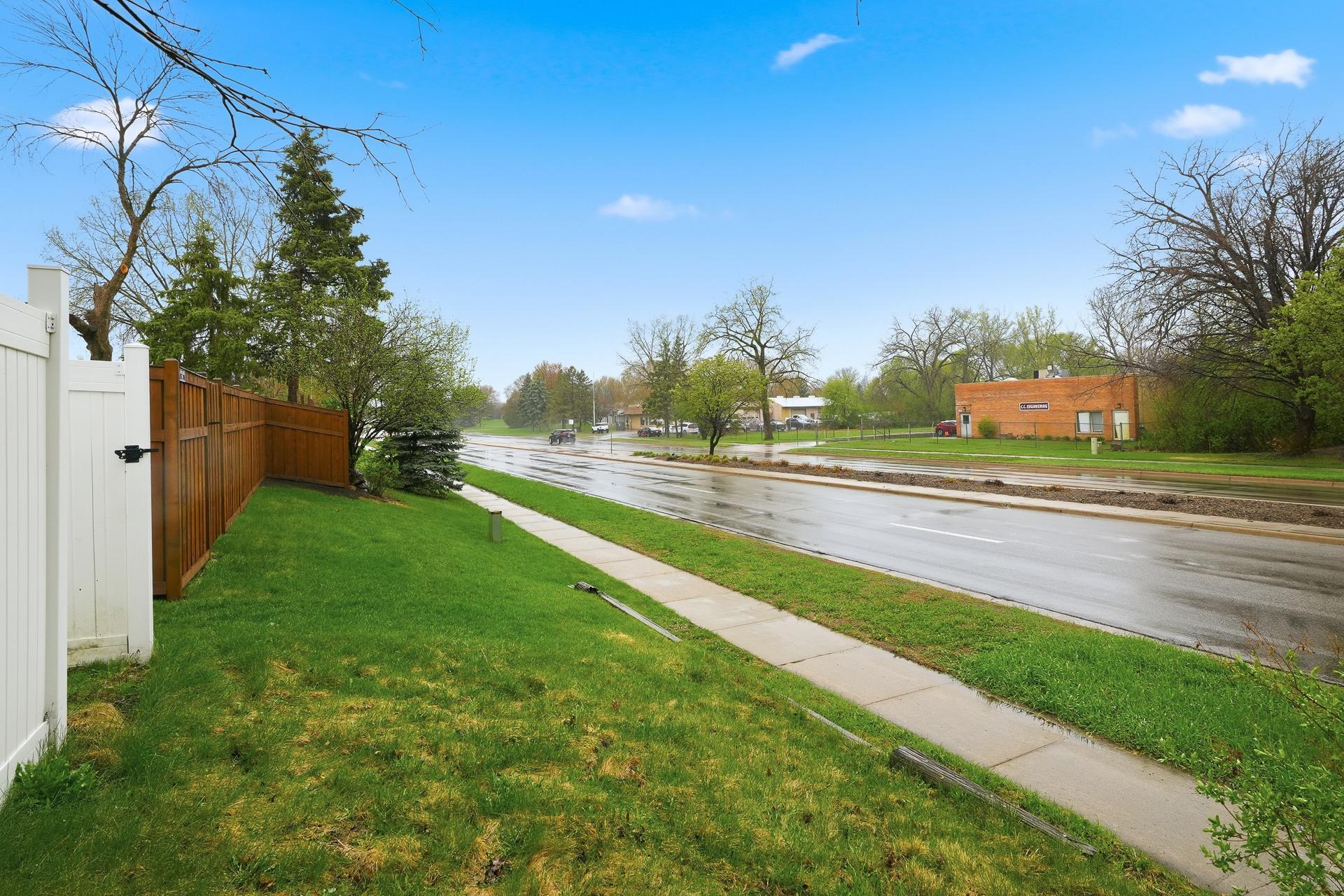 8433 Sheridan Ave N MLS-10.jpg