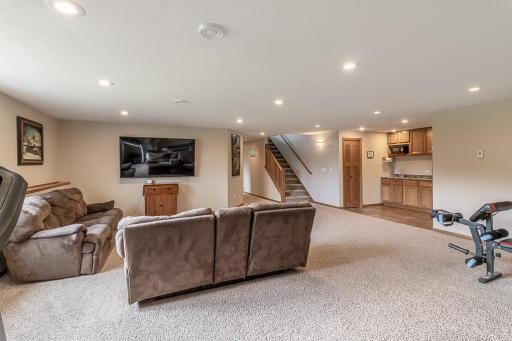 201 Pebble Creek Drive, Mankato, MN 56001