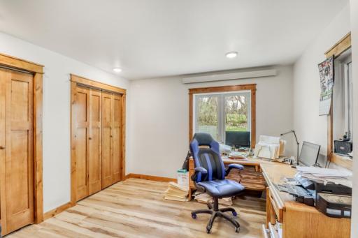 Garage_office1_1.JPG