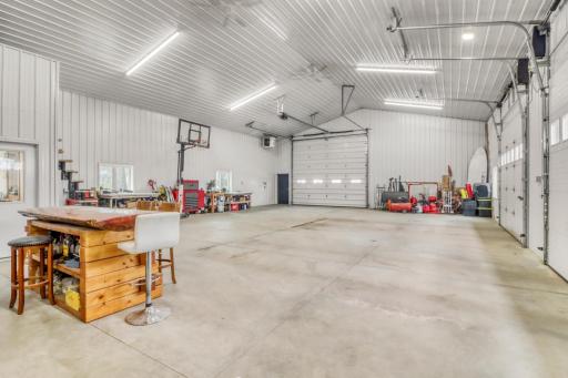 Garage1_0.JPG