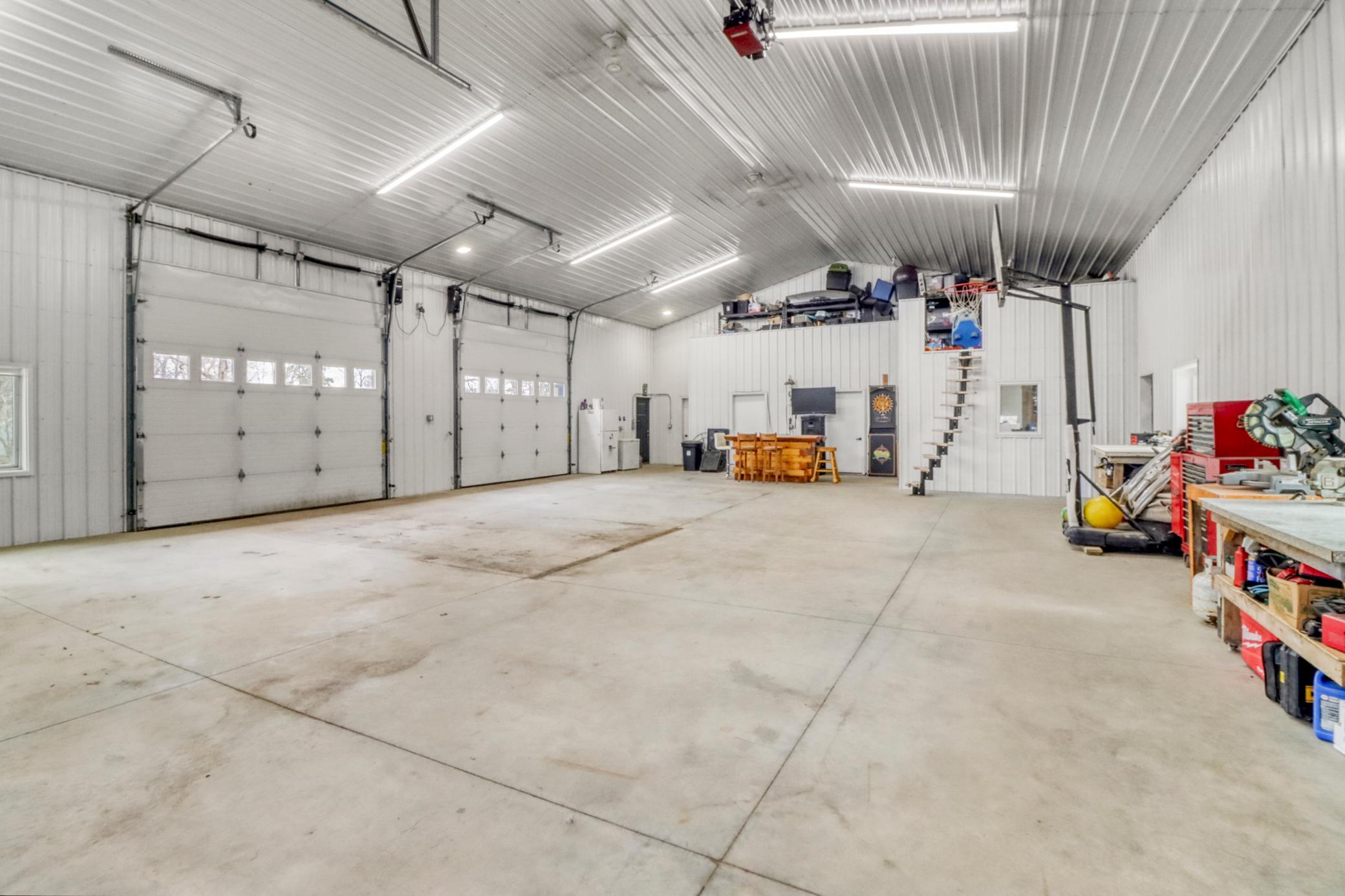 Garage1_1.JPG