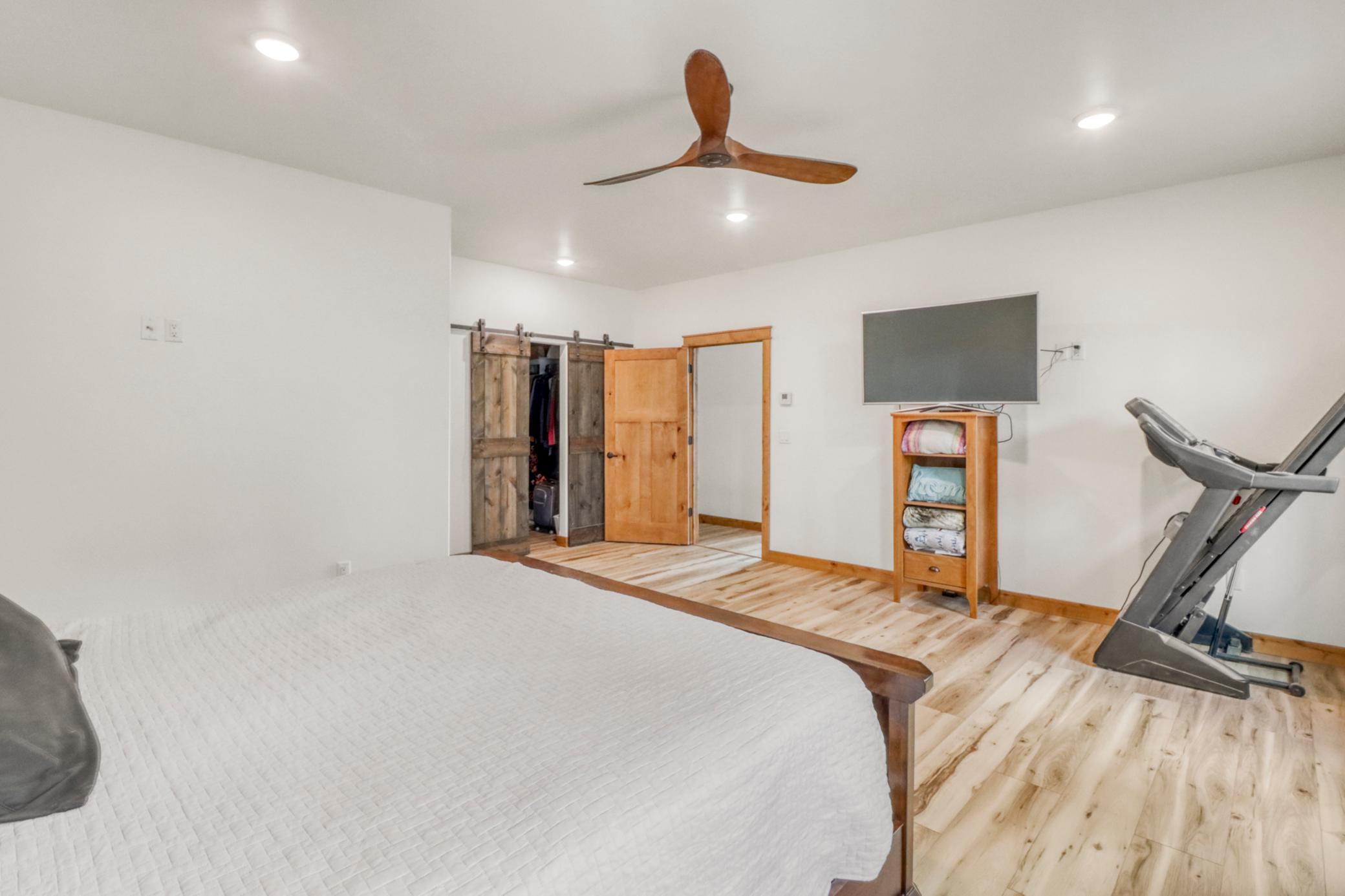 Primary Bedroom1_2.JPG