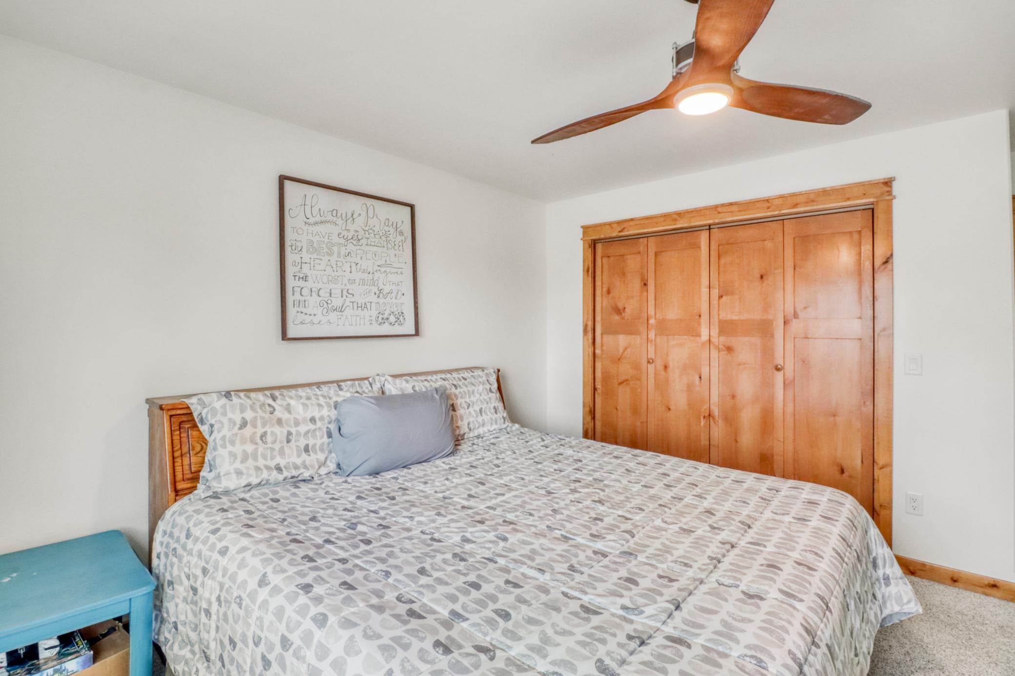Upstairs Bedroom3_2.JPG
