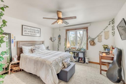 Upstairs Bedroom2_1.JPG