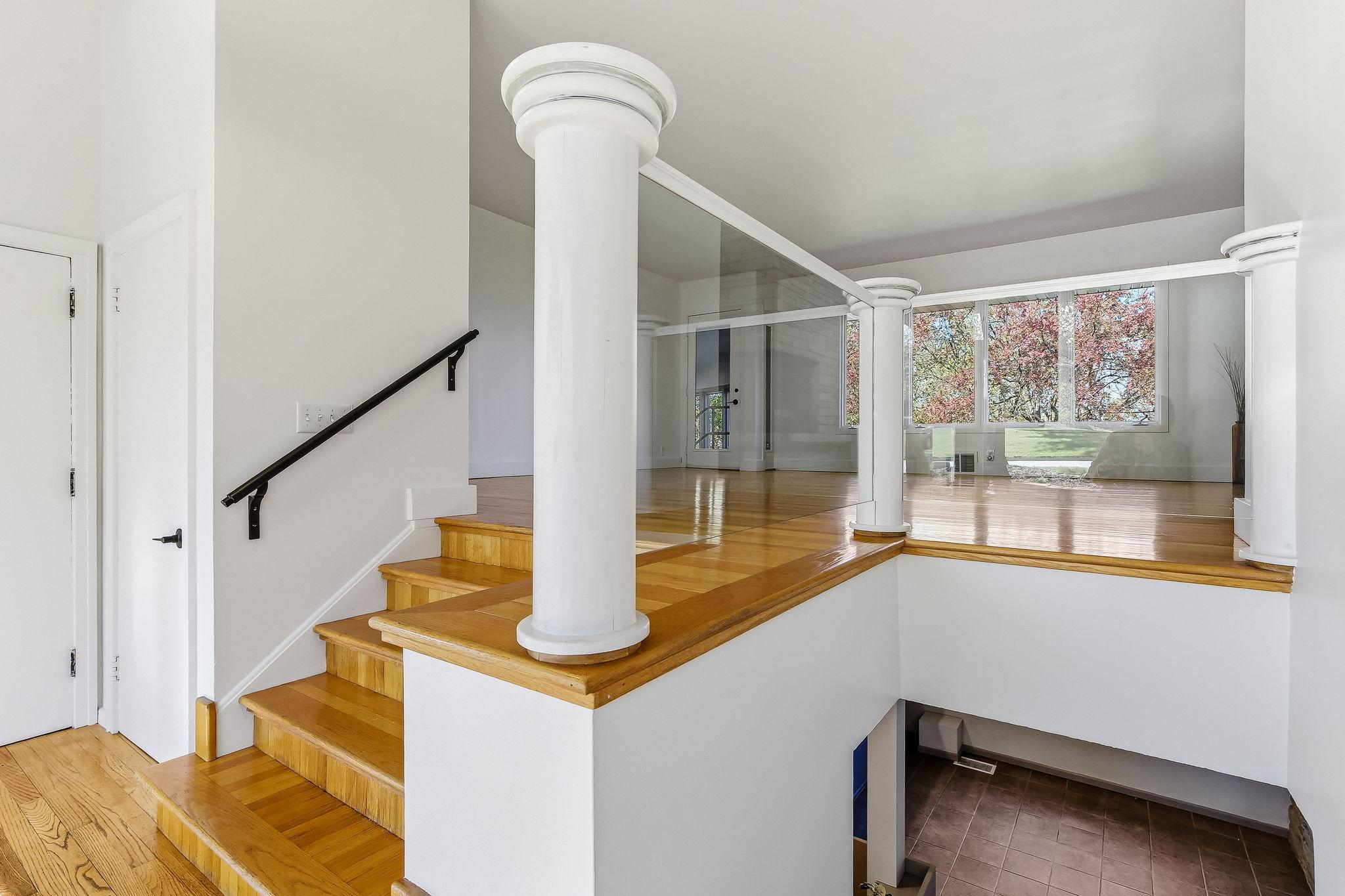 7-web-or-mls-323-Burntside-Dr-07.jpg